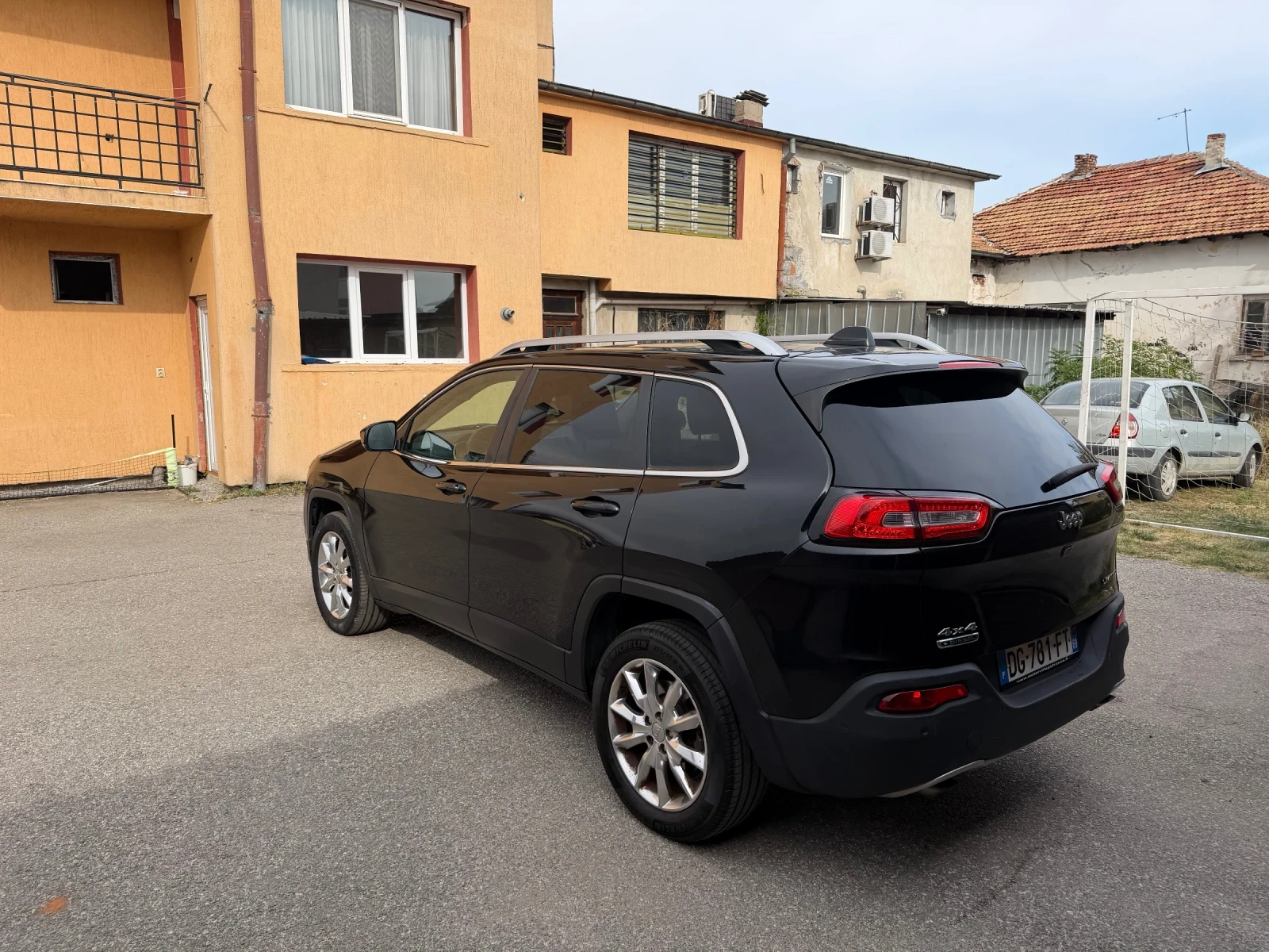 Jeep Cherokee, снимка 8 - Автомобили и джипове - 56448147