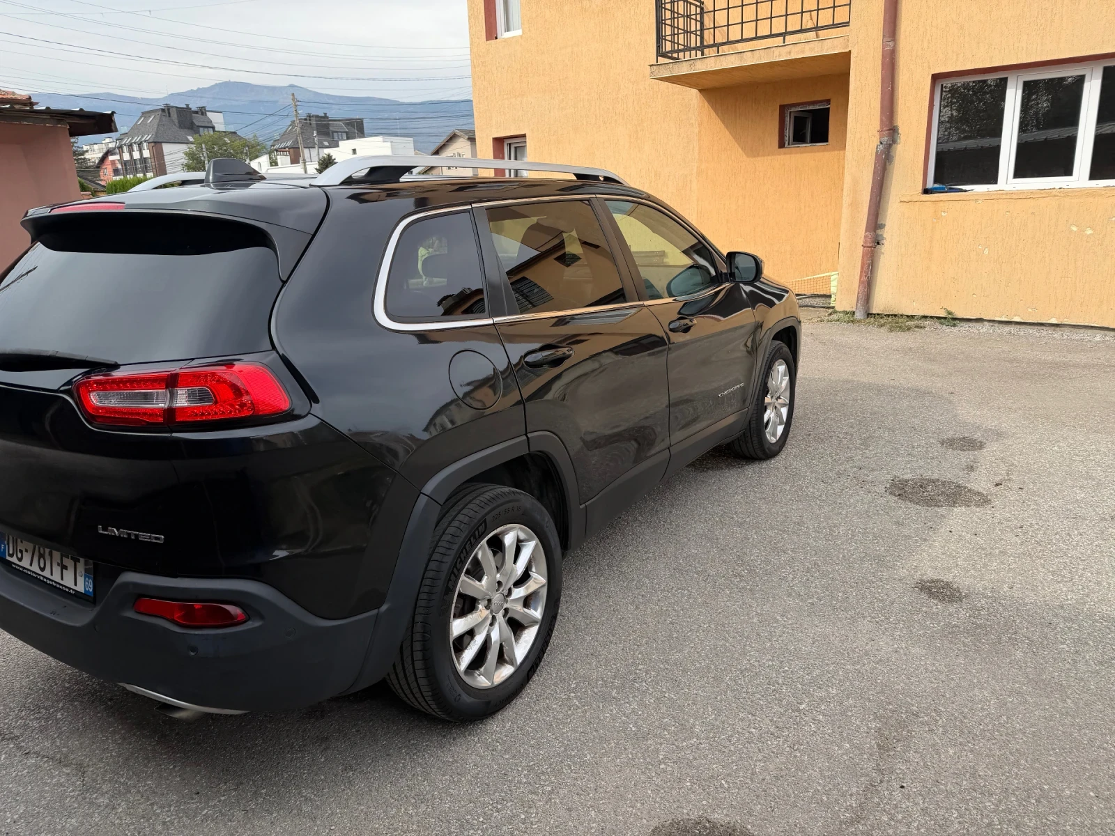 Jeep Cherokee, снимка 6 - Автомобили и джипове - 56448147