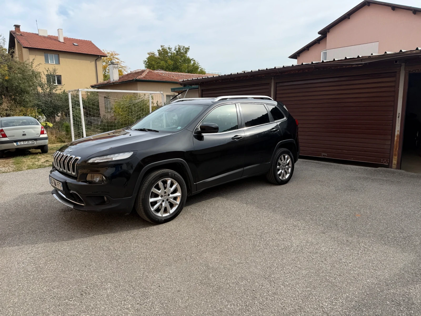 Jeep Cherokee, снимка 3 - Автомобили и джипове - 56448147