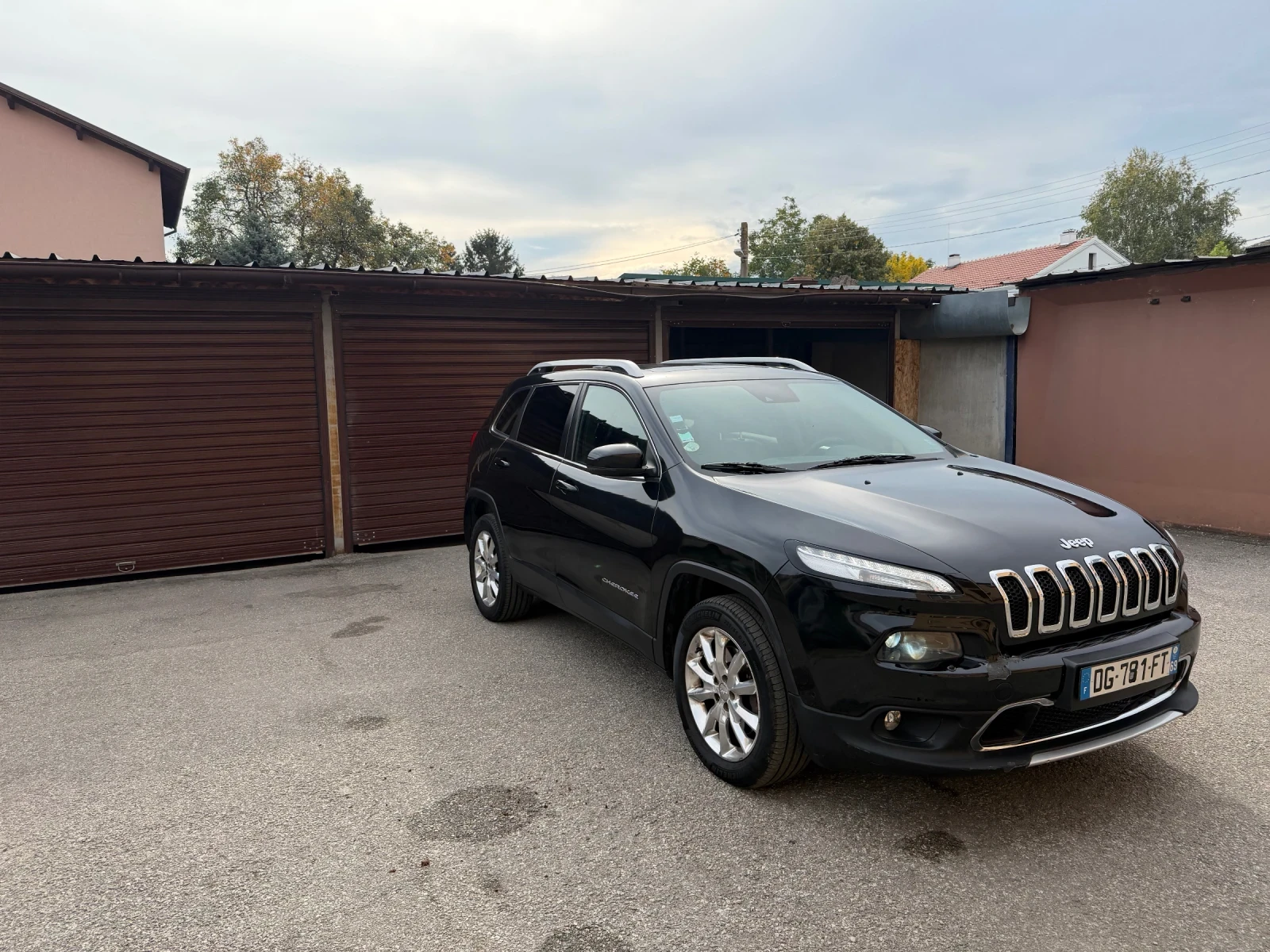 Jeep Cherokee, снимка 5 - Автомобили и джипове - 56448147