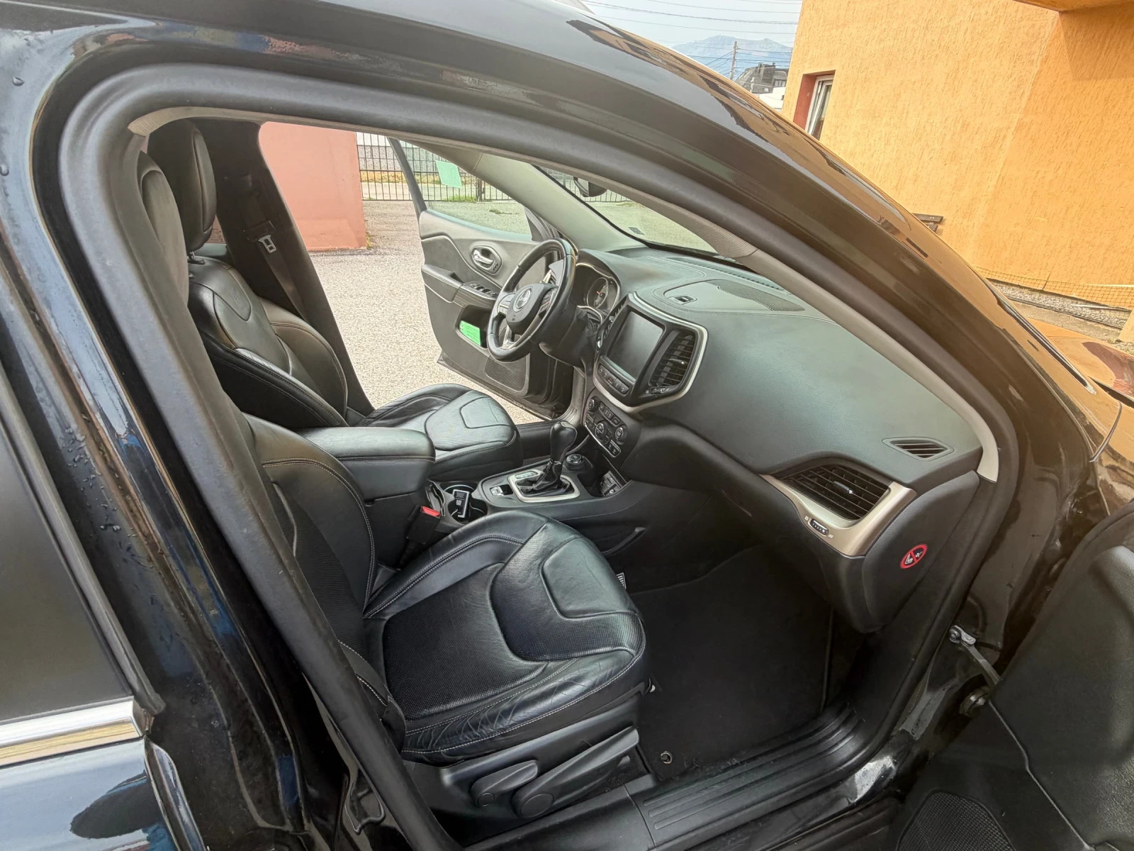 Jeep Cherokee, снимка 11 - Автомобили и джипове - 56448147