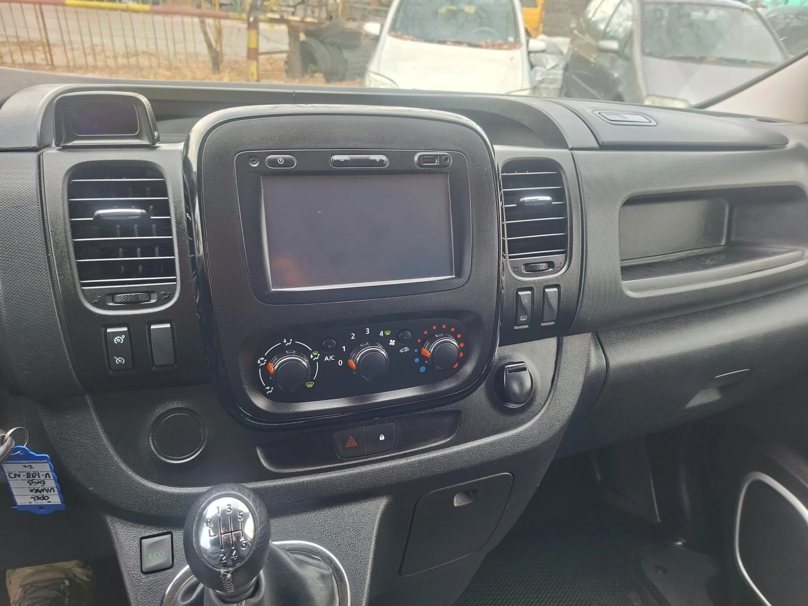 Opel Vivaro 4+ 1 места. ТОП, снимка 10 - Бусове и автобуси - 56737482