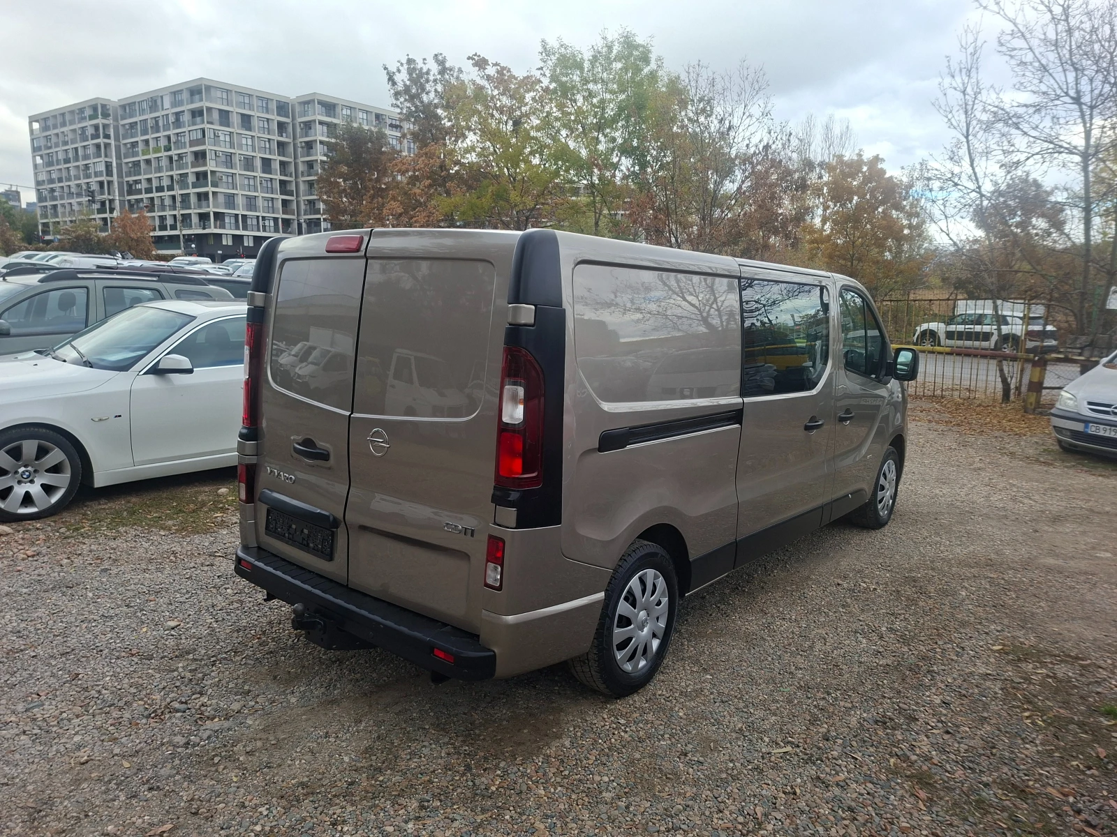 Opel Vivaro 4+ 1 места. ТОП, снимка 4 - Бусове и автобуси - 56737482