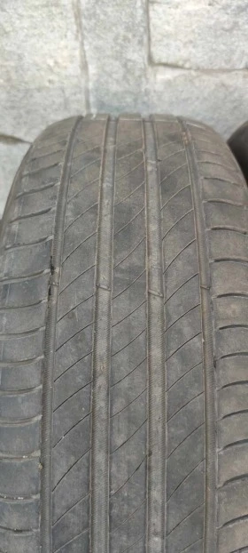 Гуми Летни 215/55R17, снимка 4 - Гуми и джанти - 47384915