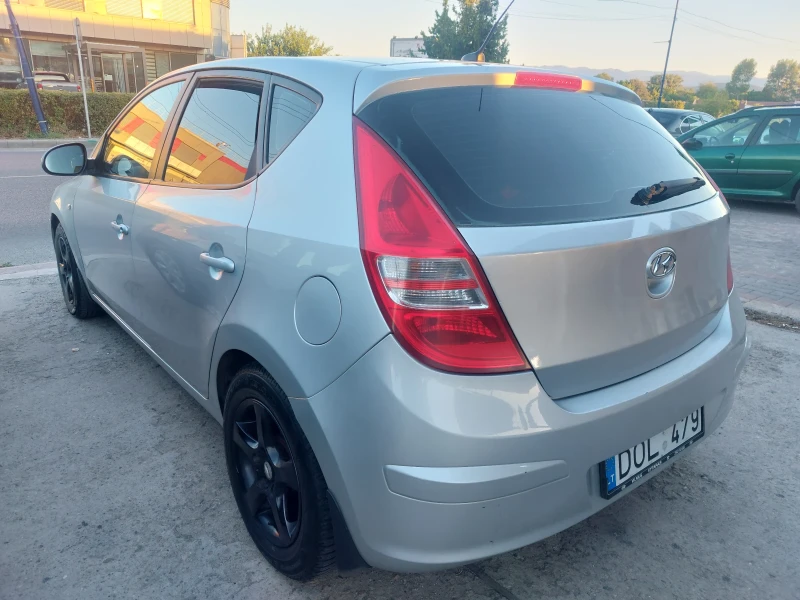 Hyundai I30 1.6 бензин клима , снимка 3 - Автомобили и джипове - 46893819