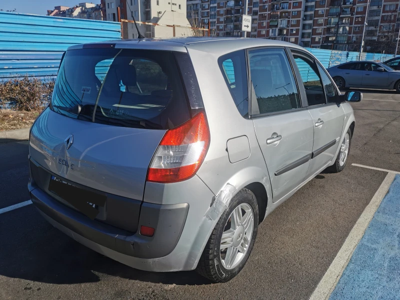 Renault Scenic II, снимка 4 - Автомобили и джипове - 48101806