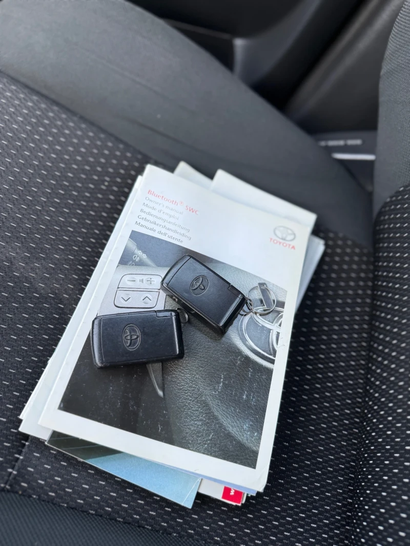 Toyota Corolla verso 2.2 D-4D 136к.с. 7-МЕСТНА, снимка 14 - Автомобили и джипове - 52498361