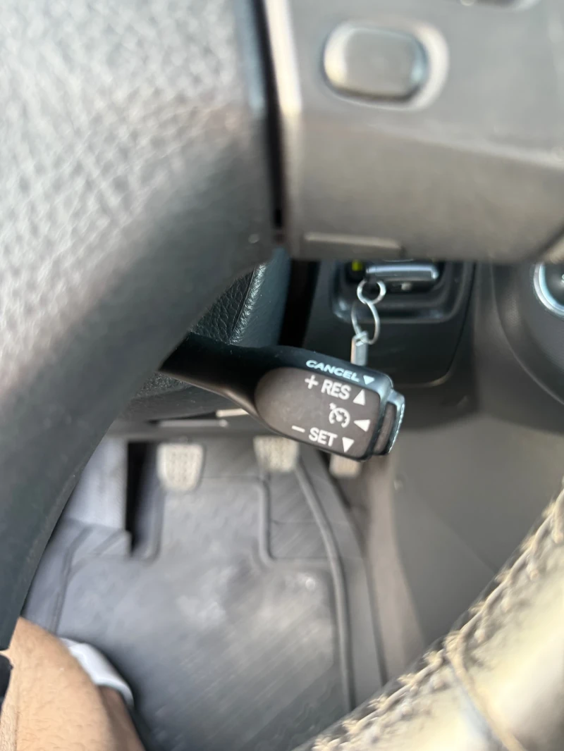 Toyota Corolla verso 2.2 D-4D 136к.с. 7-МЕСТНА, снимка 13 - Автомобили и джипове - 52498361