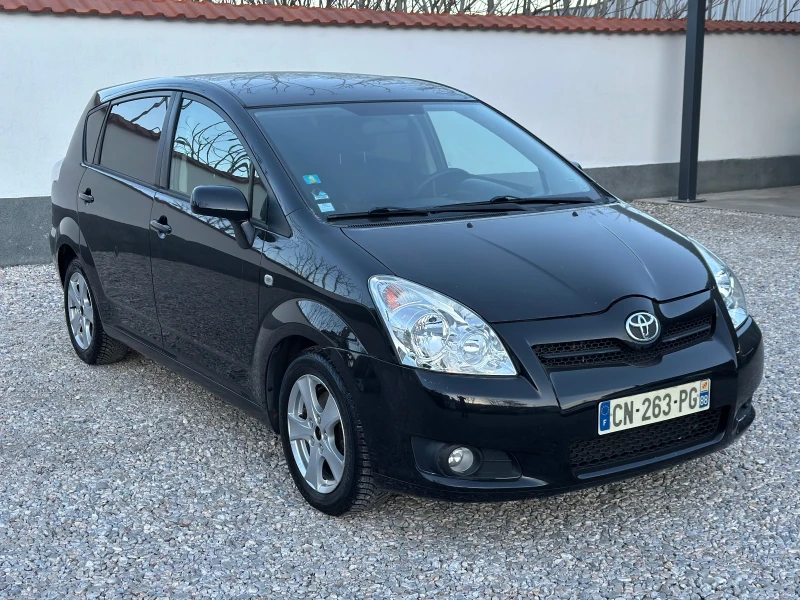 Toyota Corolla verso 2.2 D-4D 136к.с. 7-МЕСТНА, снимка 2 - Автомобили и джипове - 49011053