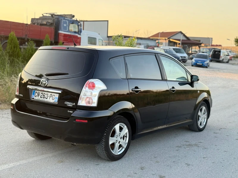Toyota Corolla verso 2.2 D-4D 136к.с. 7-МЕСТНА, снимка 5 - Автомобили и джипове - 52498361