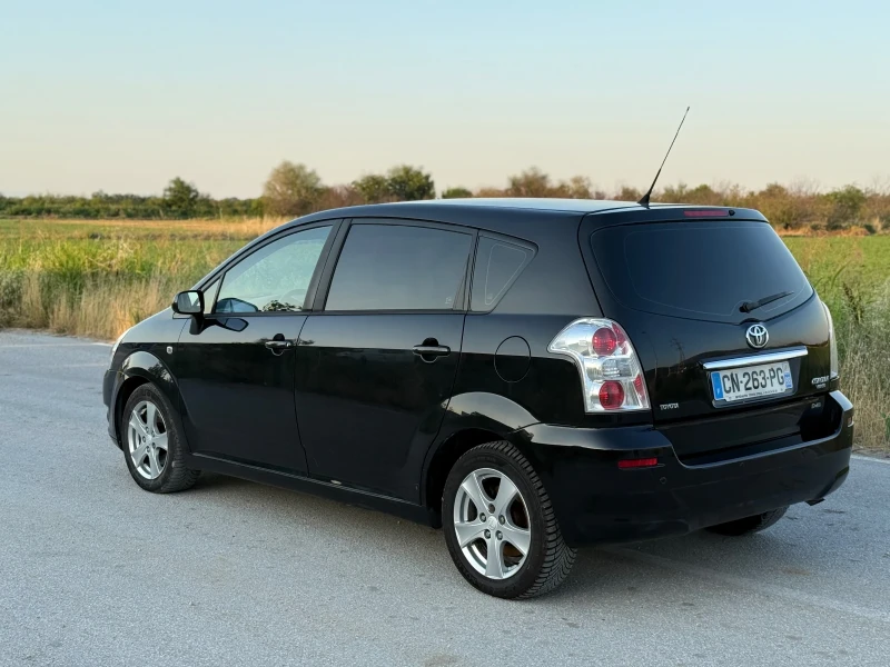 Toyota Corolla verso 2.2 D-4D 136к.с. 7-МЕСТНА, снимка 6 - Автомобили и джипове - 52498361