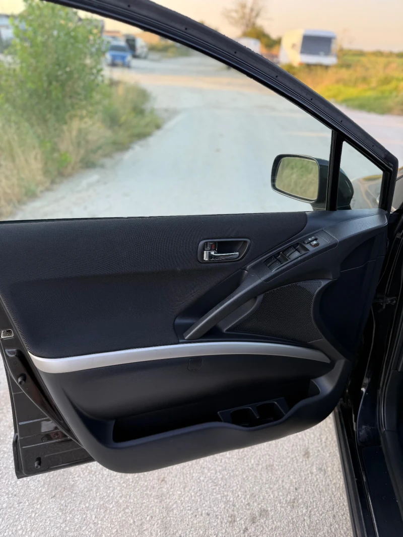 Toyota Corolla verso 2.2 D-4D 136к.с. 7-МЕСТНА, снимка 10 - Автомобили и джипове - 52498361