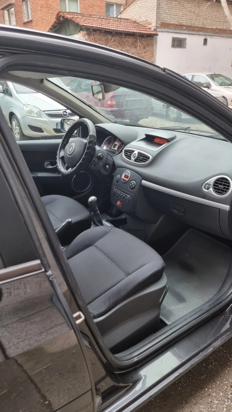 Renault Clio, снимка 10 - Автомобили и джипове - 49091008