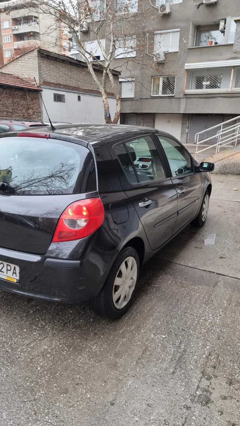 Renault Clio, снимка 6 - Автомобили и джипове - 49091008