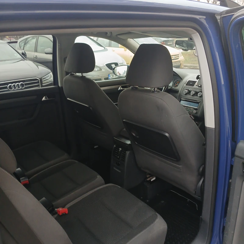 VW Touran АВТОМАТИК , снимка 11 - Автомобили и джипове - 49387186