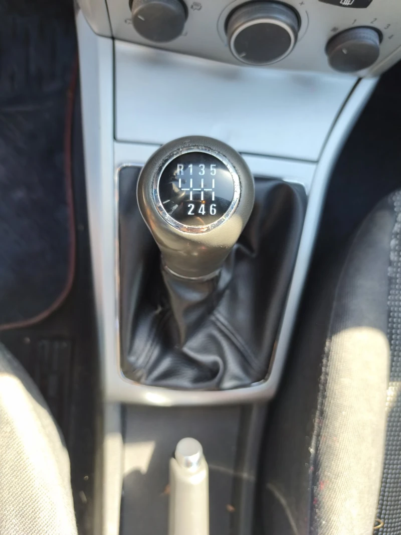 Opel Astra 1.7 GTC, снимка 16 - Автомобили и джипове - 51884586