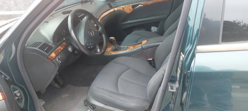 Mercedes-Benz E 270, снимка 8 - Автомобили и джипове - 52594346