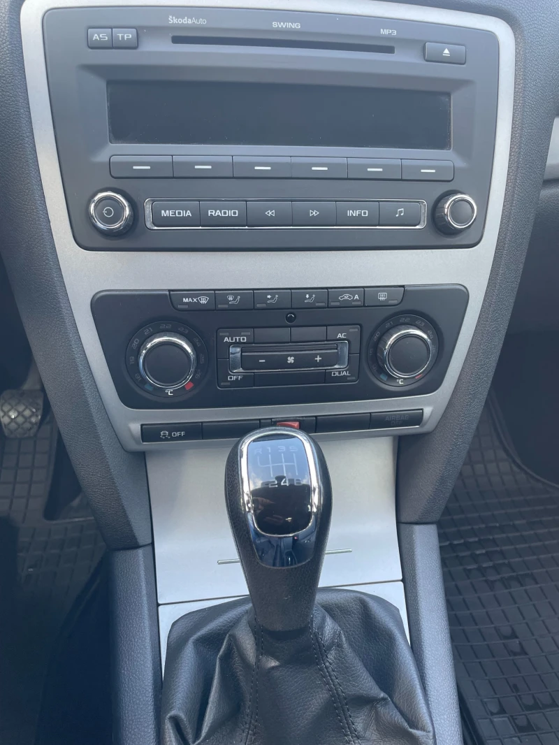 Skoda Octavia Ambiente, снимка 11 - Автомобили и джипове - 53154526