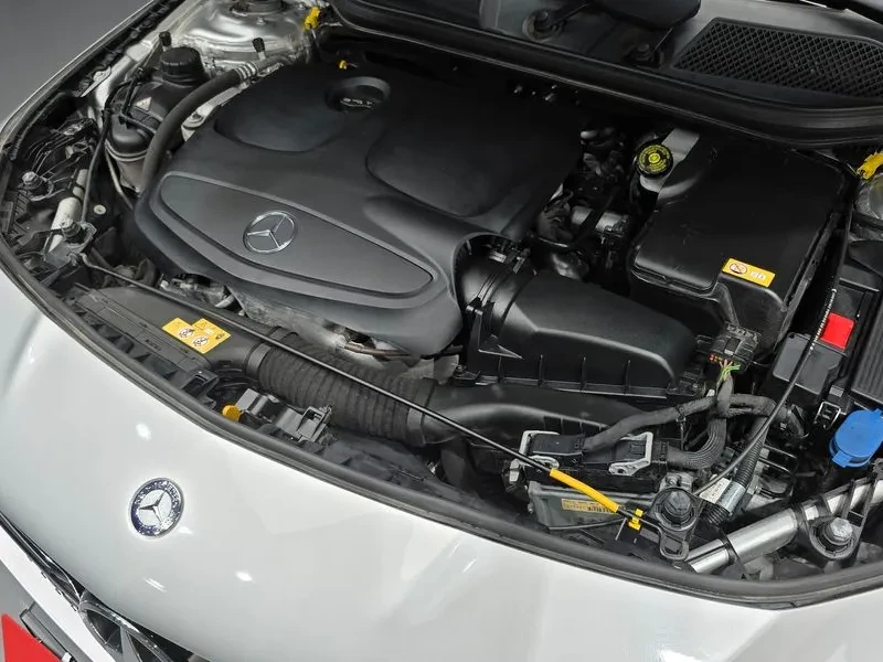 Mercedes-Benz CLA 2.5, снимка 6 - Автомобили и джипове - 54287774