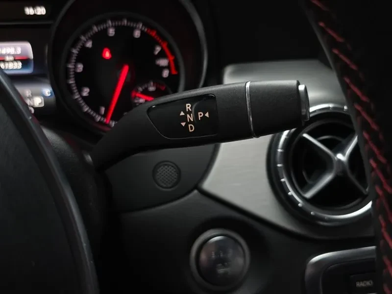 Mercedes-Benz CLA 2.5, снимка 9 - Автомобили и джипове - 54287774