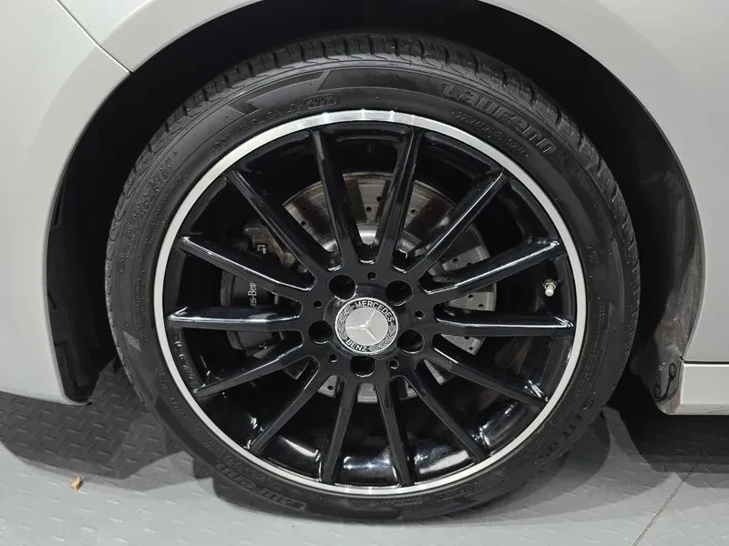 Mercedes-Benz CLA 2.5, снимка 5 - Автомобили и джипове - 54287774