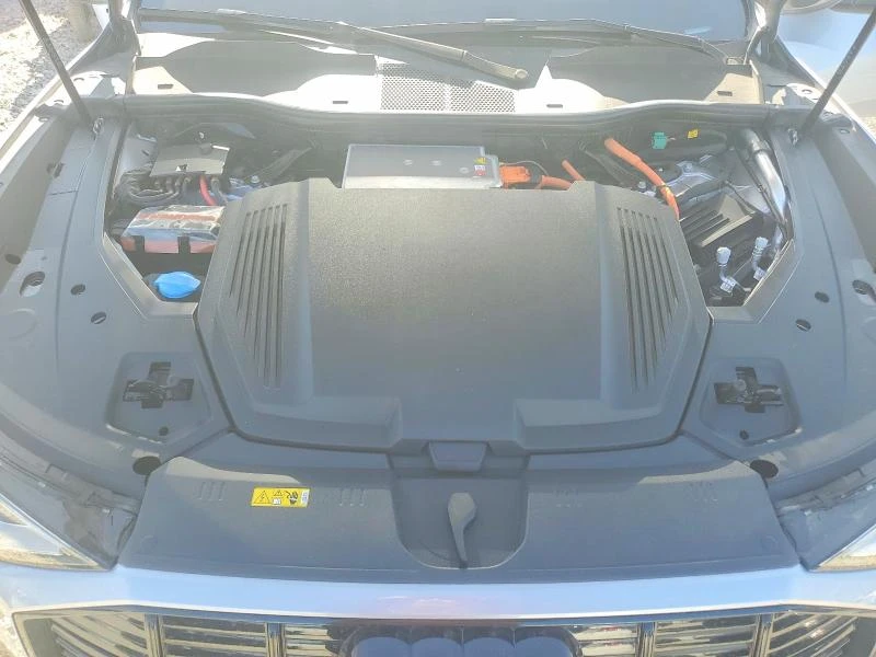 Audi E-Tron 2023 AUDI E-TRON SPORTBACK PRESTIGE, снимка 12 - Автомобили и джипове - 56635854