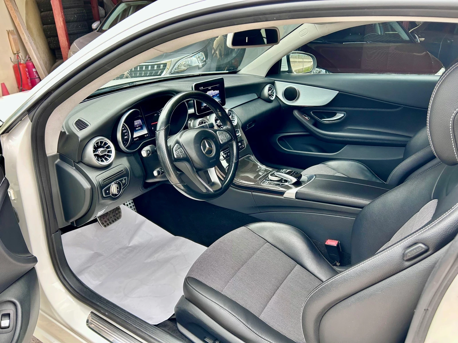 Mercedes-Benz C 220 d AMG PREMIUM  - изображение 7