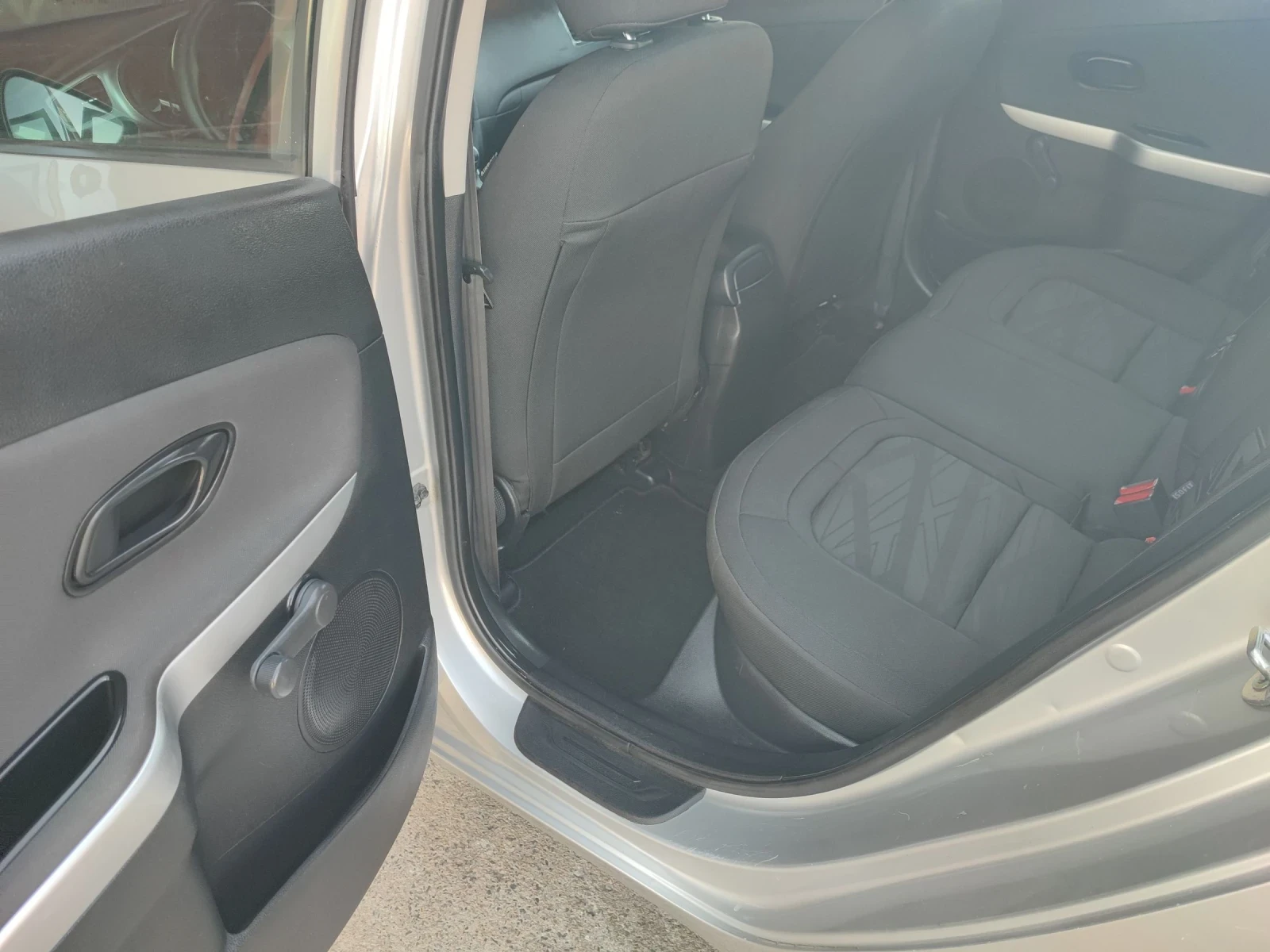 Kia Ceed 1.6 CRDI.110K | Mobile.bg — изображение 11