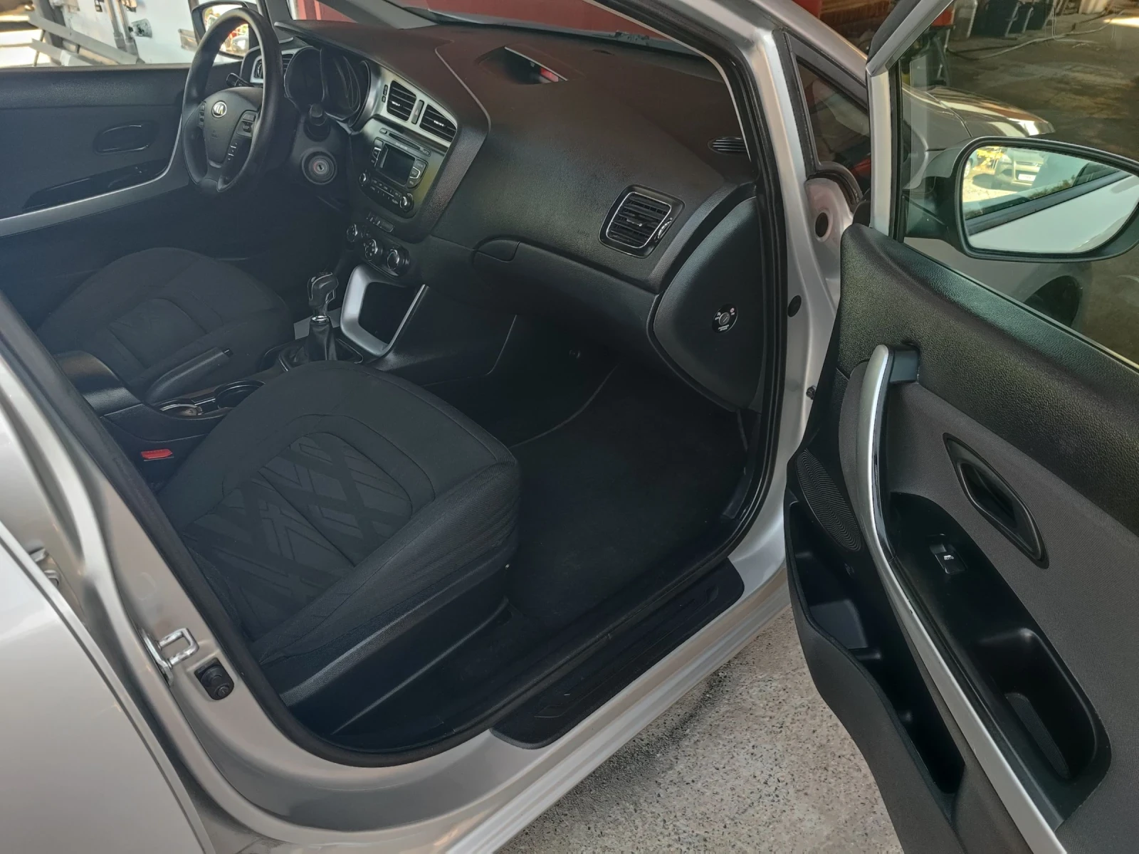 Kia Ceed 1.6 CRDI.110K | Mobile.bg — изображение 14