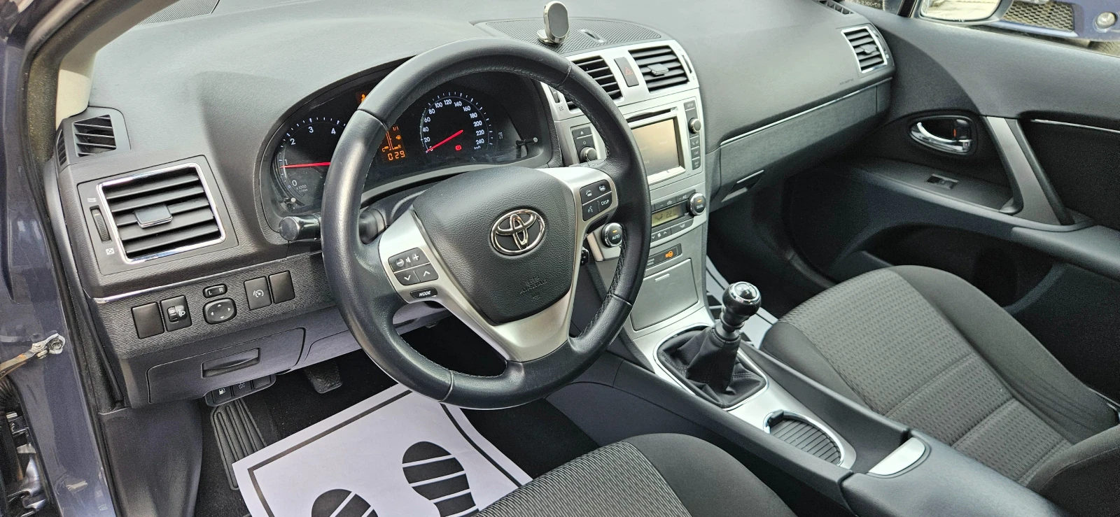 Toyota Avensis Фейслифт - изображение 8