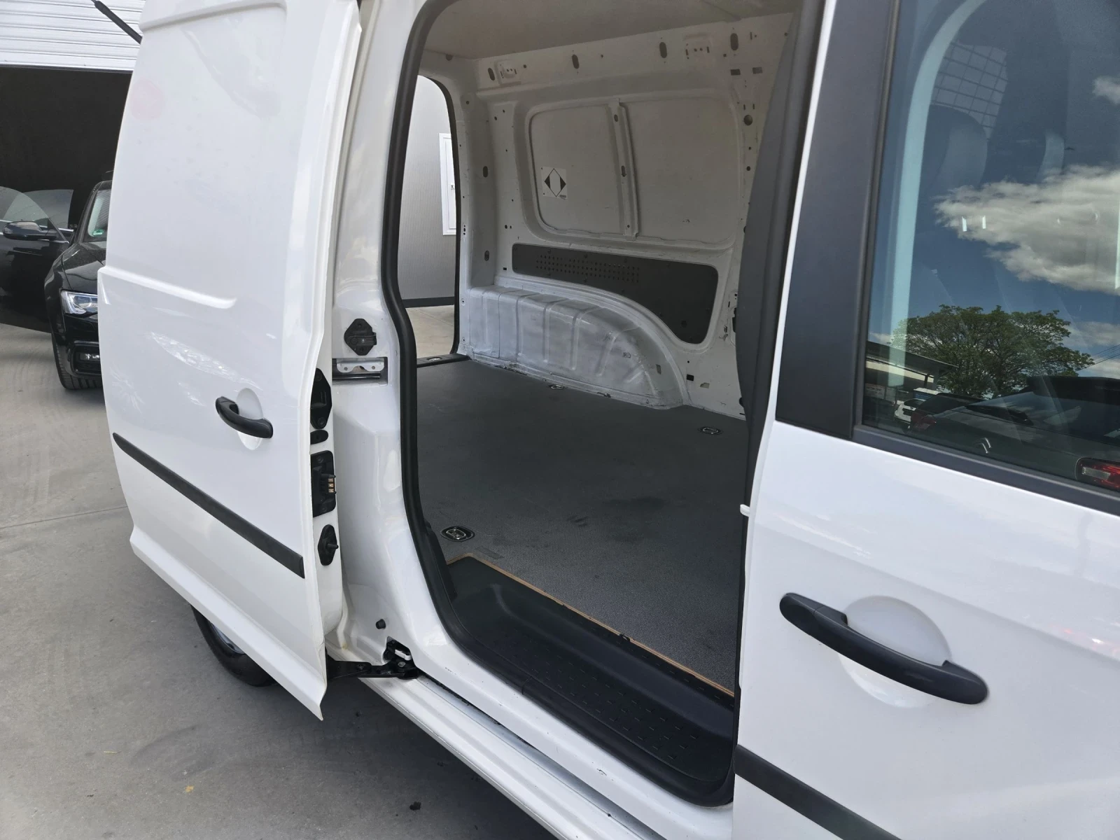 VW Caddy 2.0 TDI MAXI | Mobile.bg � ����������� 8