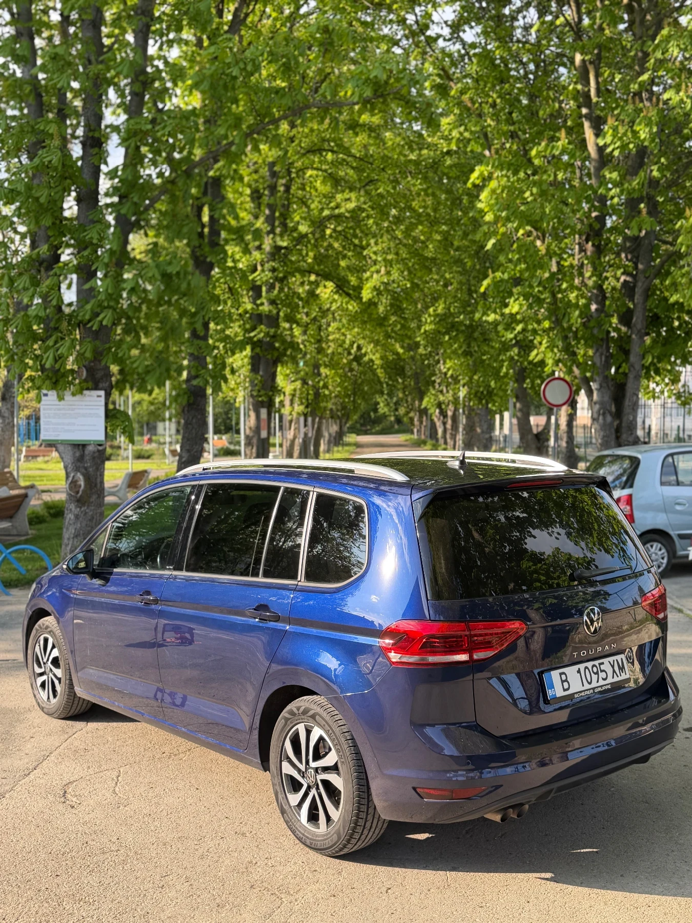 VW Touran Comfortline DSG active, снимка 5 - Автомобили и джипове - 54429749