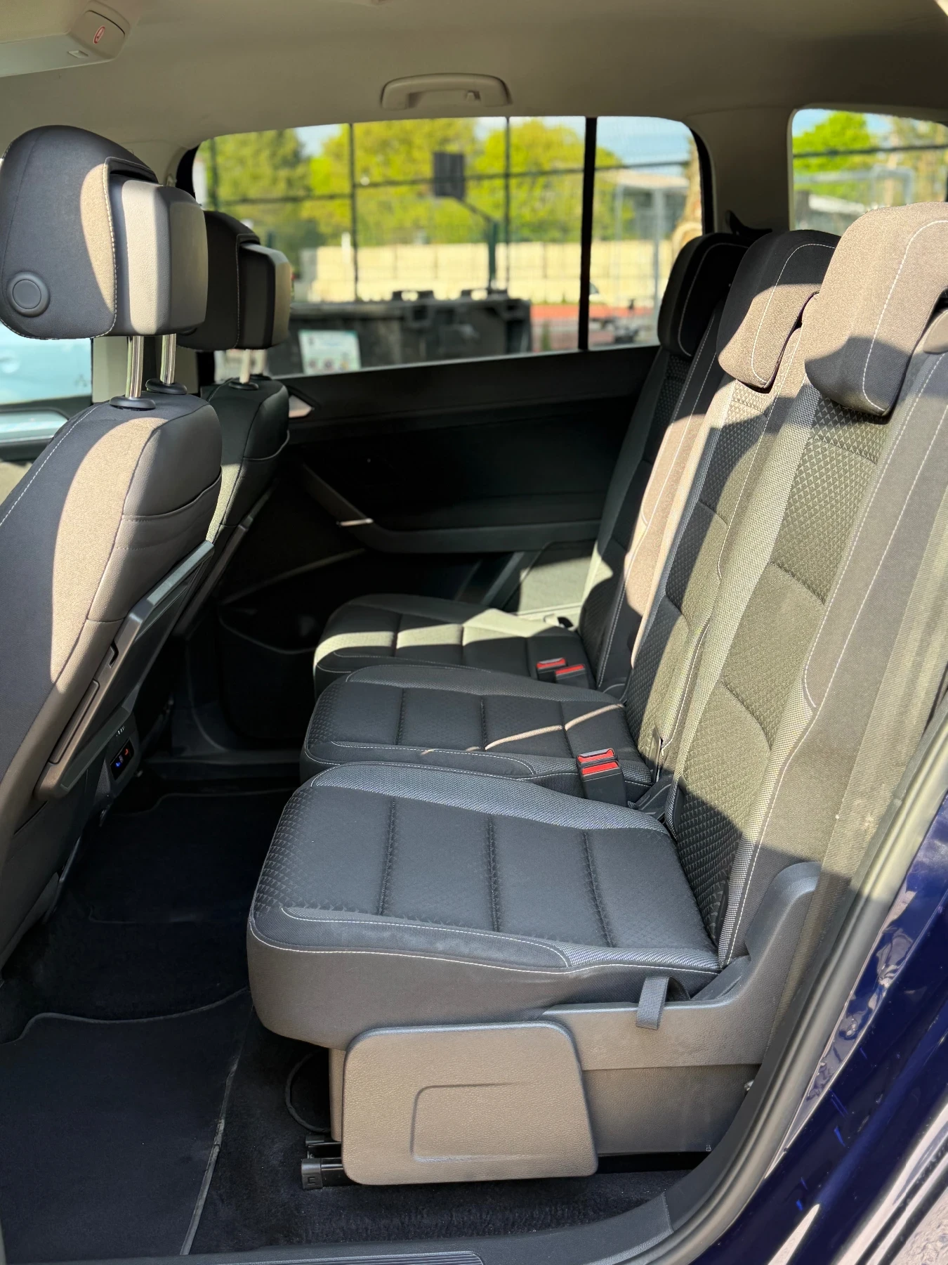 VW Touran Comfortline DSG active, снимка 15 - Автомобили и джипове - 54429749