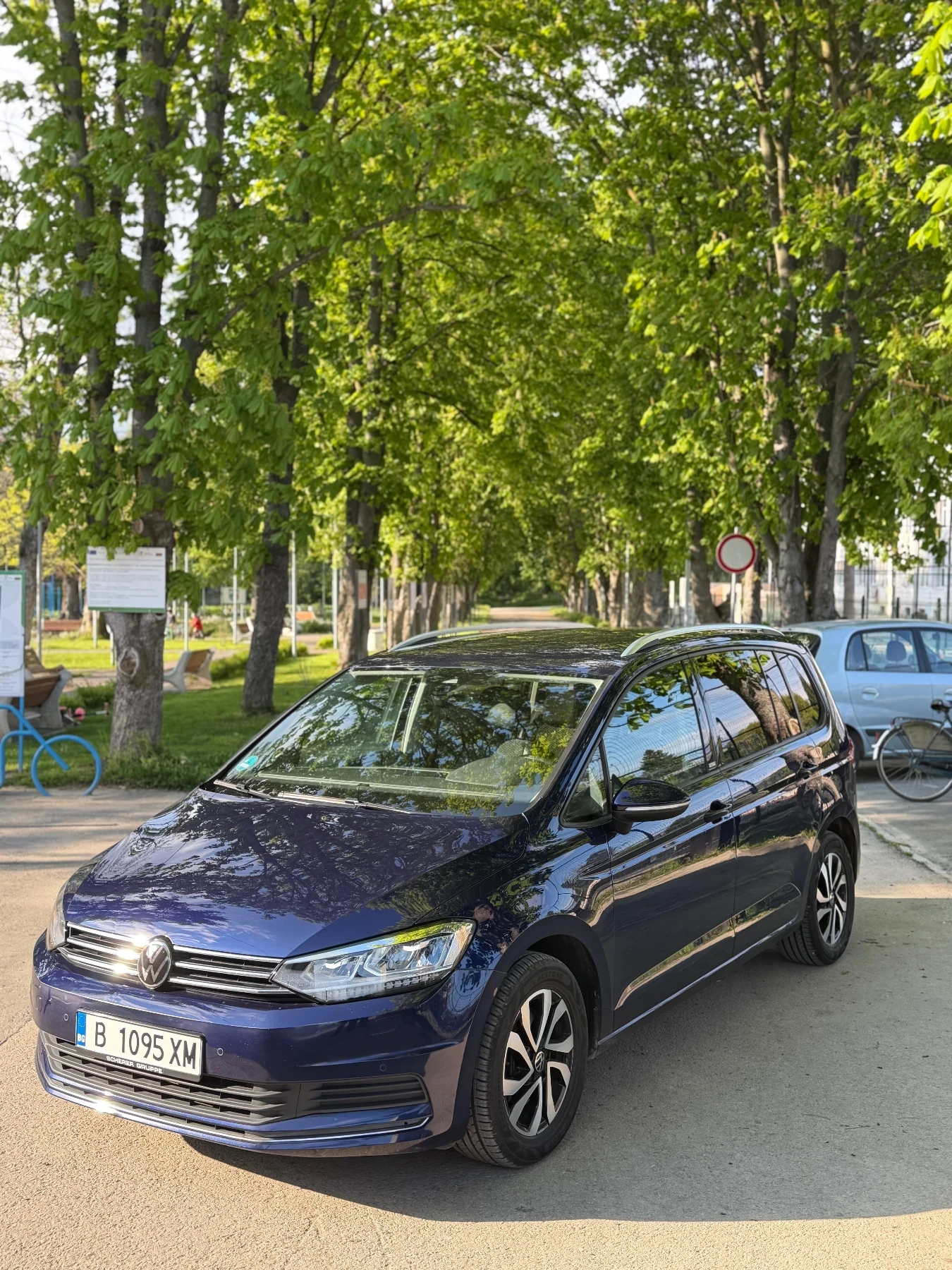 VW Touran Comfortline DSG active, снимка 2 - Автомобили и джипове - 54429749