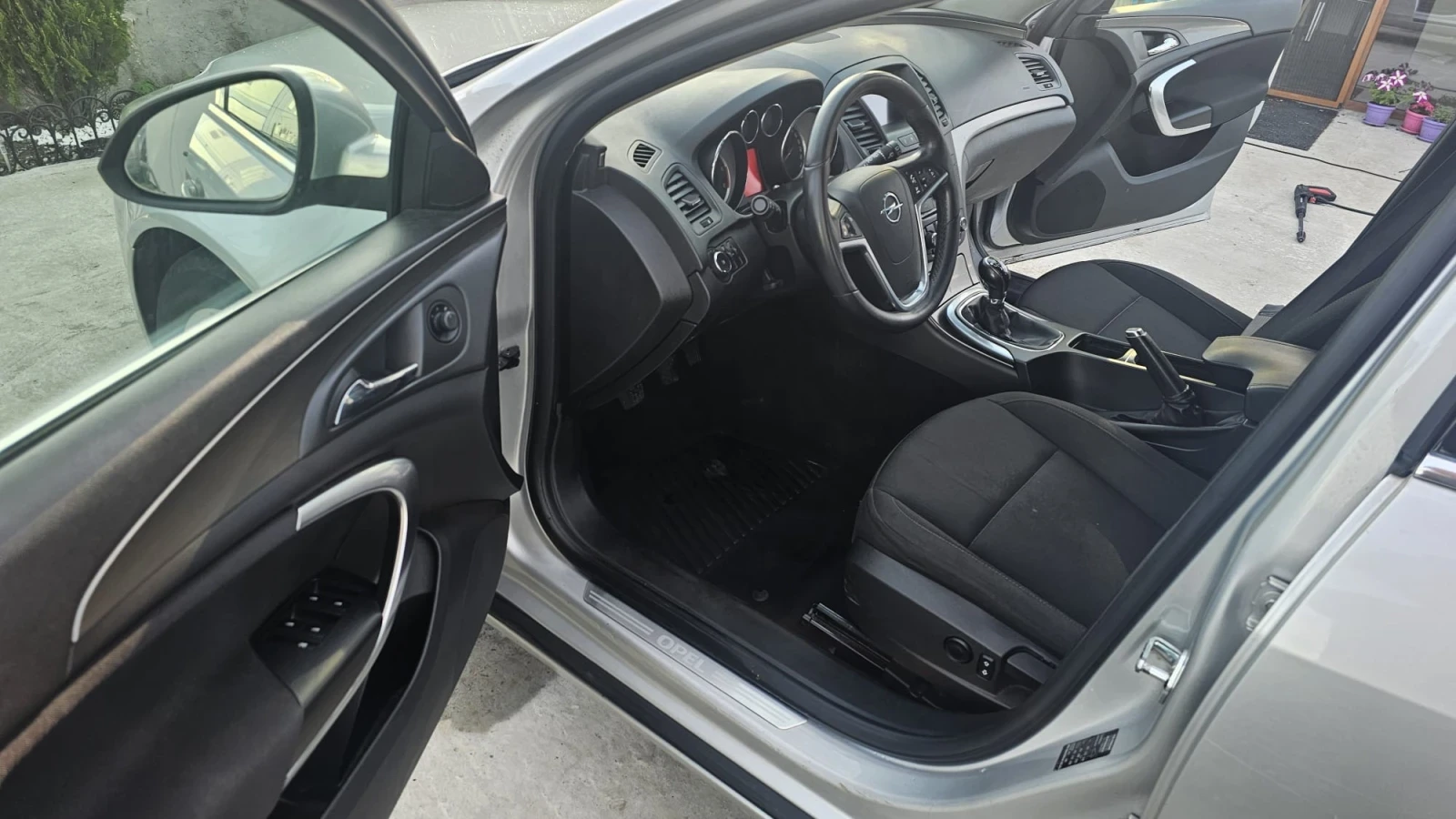 Opel Insignia, снимка 9 - Автомобили и джипове - 54717297