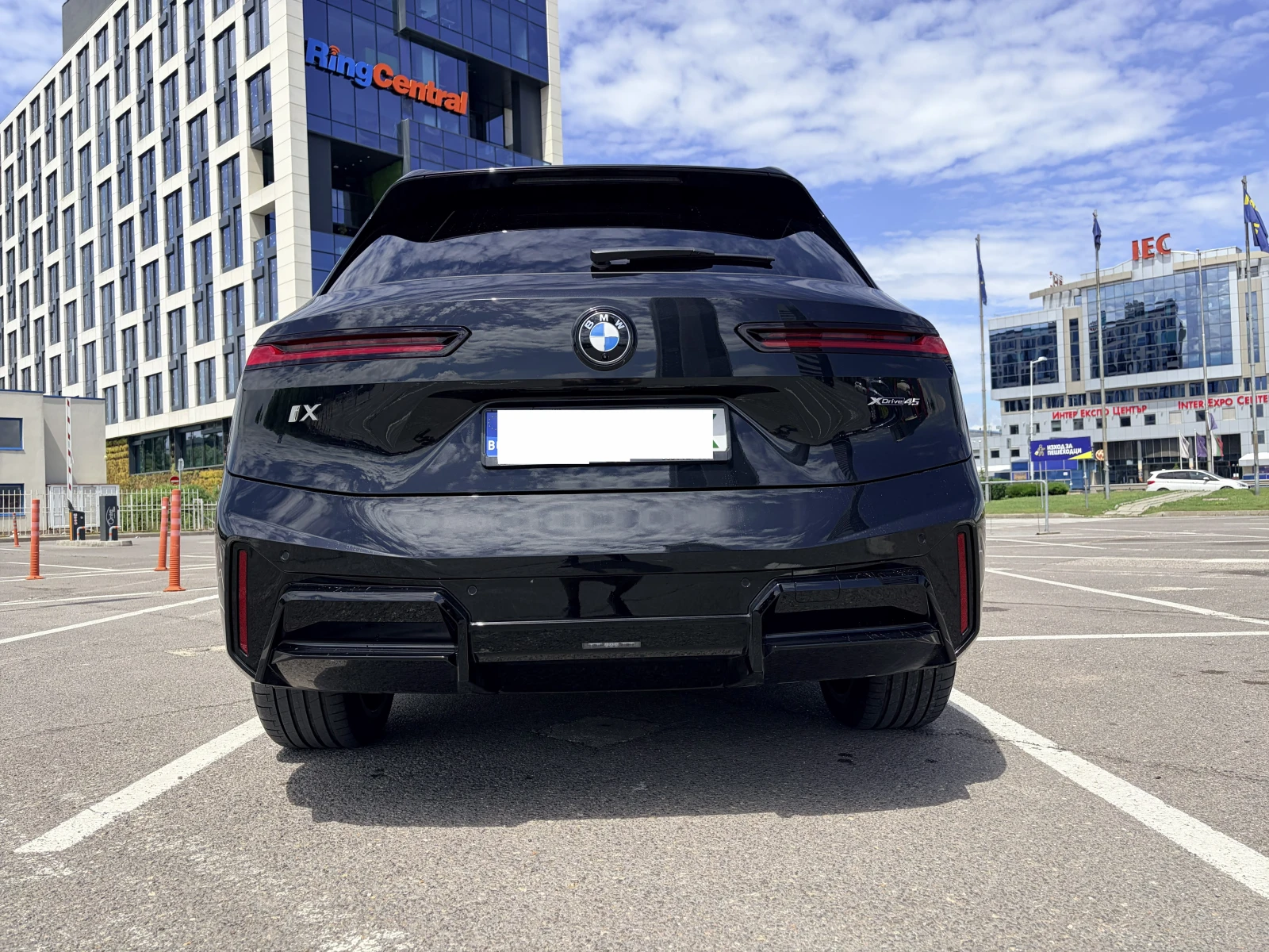 BMW iX 45 M Sport Pro, снимка 6 - Автомобили и джипове - 54730040