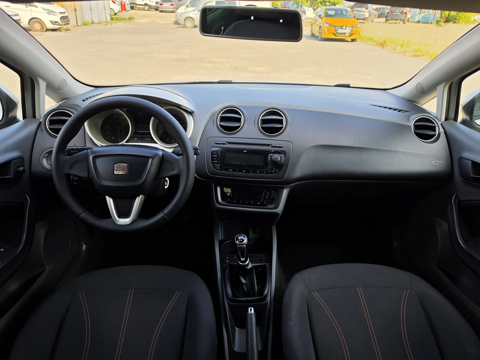 Seat Ibiza 1.4i Stylance Dual, снимка 13 - Автомобили и джипове - 55633613