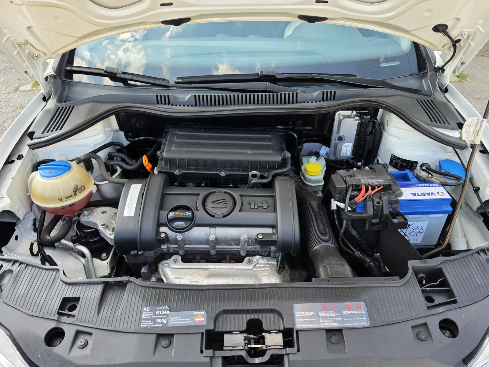 Seat Ibiza 1.4i Stylance Dual, снимка 17 - Автомобили и джипове - 55633613