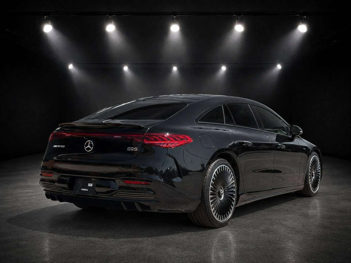 Mercedes-Benz EQS AMG 53 4MATIC/ОБДУХВАНЕ/ПАНОРАМА/ДИСТРОНИК, снимка 3 - Автомобили и джипове - 56132101