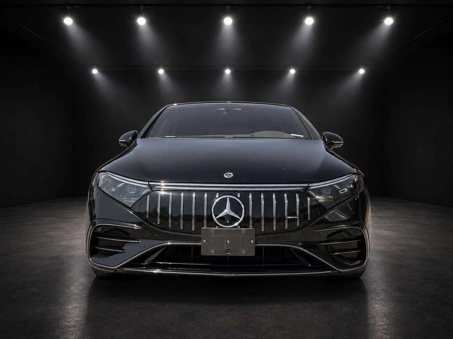 Mercedes-Benz EQS AMG 53 4MATIC/ОБДУХВАНЕ/ПАНОРАМА/ДИСТРОНИК, снимка 8 - Автомобили и джипове - 56132101