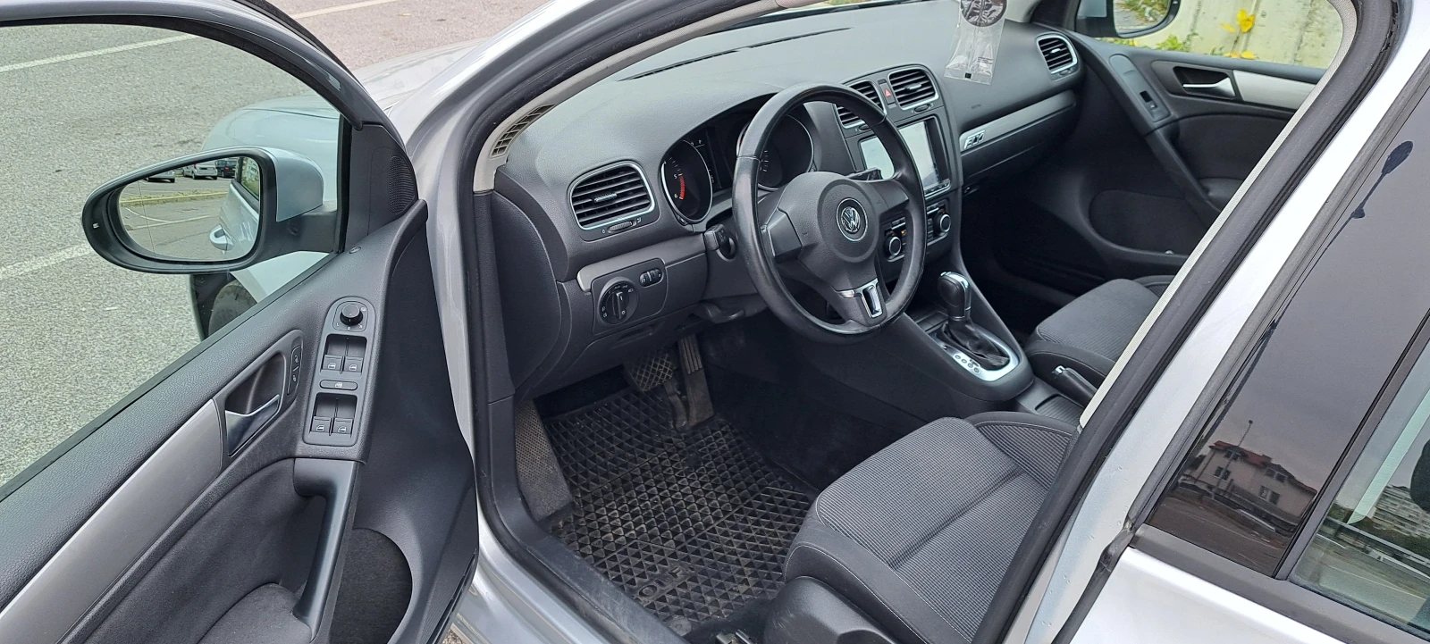 VW Golf 1.6 TDI 7DSG 89000 км, снимка 9 - Автомобили и джипове - 56562059