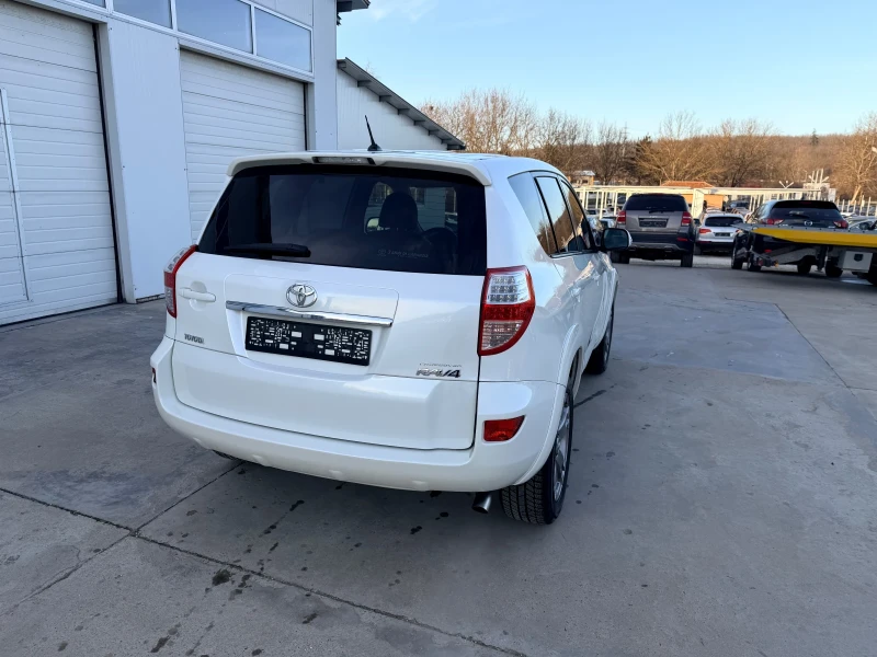 Toyota Rav4 2.2D4D 150k.c* 4x4* Facelife* Nova* UNIKAT* , снимка 15 - Автомобили и джипове - 52851157