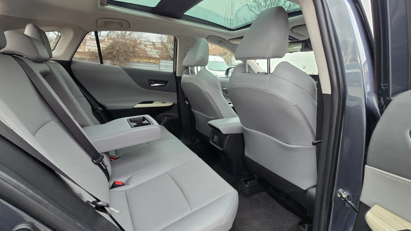 Toyota Venza 2.5 Hibrid Limited, снимка 12 - Автомобили и джипове - 53426374