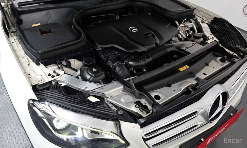 Mercedes-Benz GLC 220, снимка 6 - Автомобили и джипове - 53469309