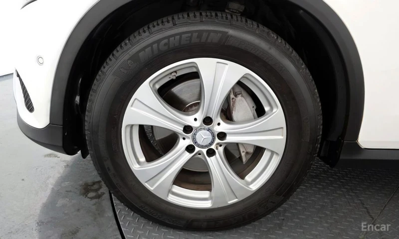 Mercedes-Benz GLC 220, снимка 5 - Автомобили и джипове - 53469309