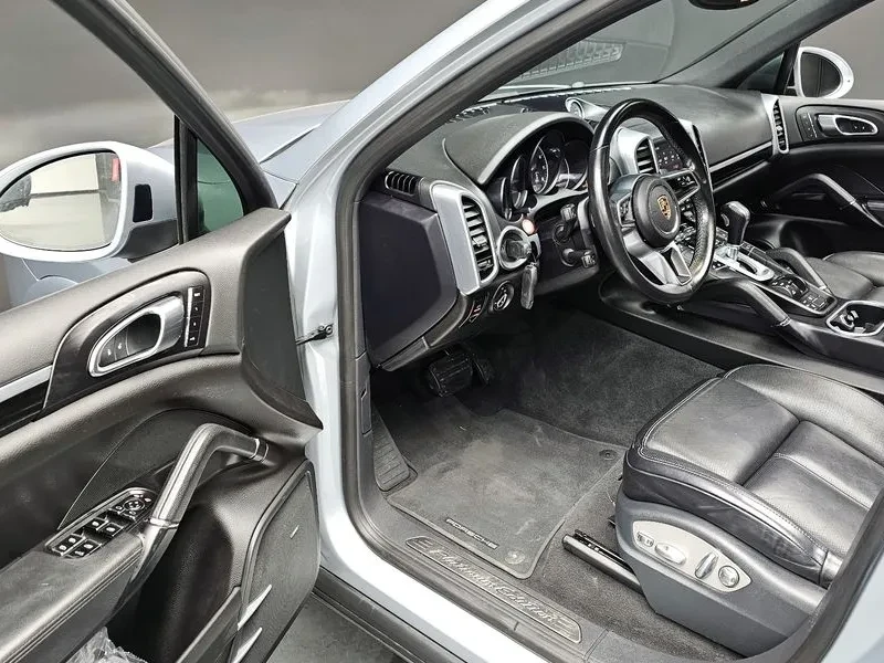 Porsche Cayenne 3.6 PLATINUM EDITION 958, снимка 12 - Автомобили и джипове - 55000598