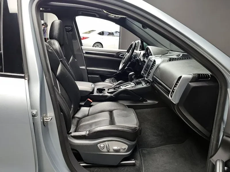 Porsche Cayenne 3.6 PLATINUM EDITION 958, снимка 10 - Автомобили и джипове - 55000598
