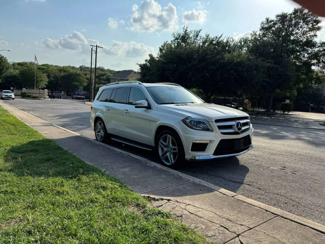 Mercedes-Benz GL 500 AMG* 360* 7МЕСТА* ОБДУХ* МАСАЖ* HARMAN* LANE A - изображение 3