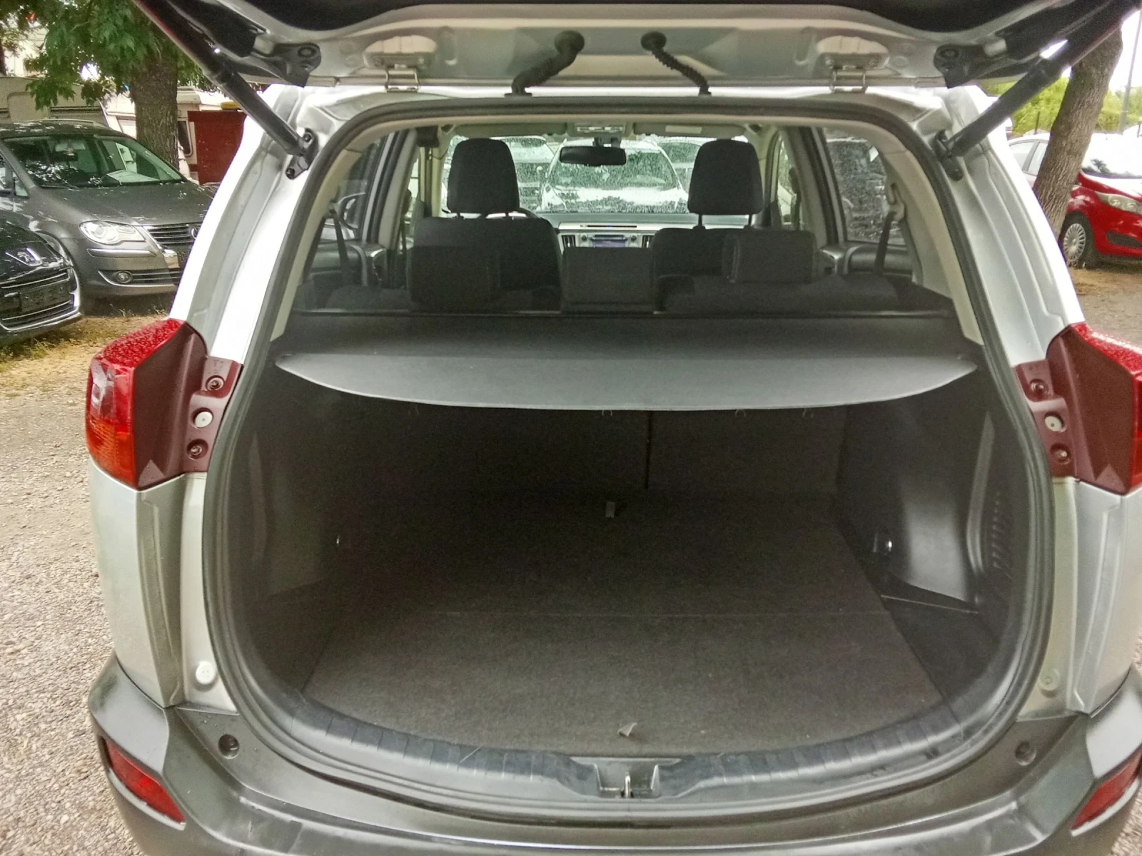 Toyota Rav4 2.2 D-4D-4x4-КАМЕРА-НАВИГАЦИЯ | Mobile.bg — изображение 14