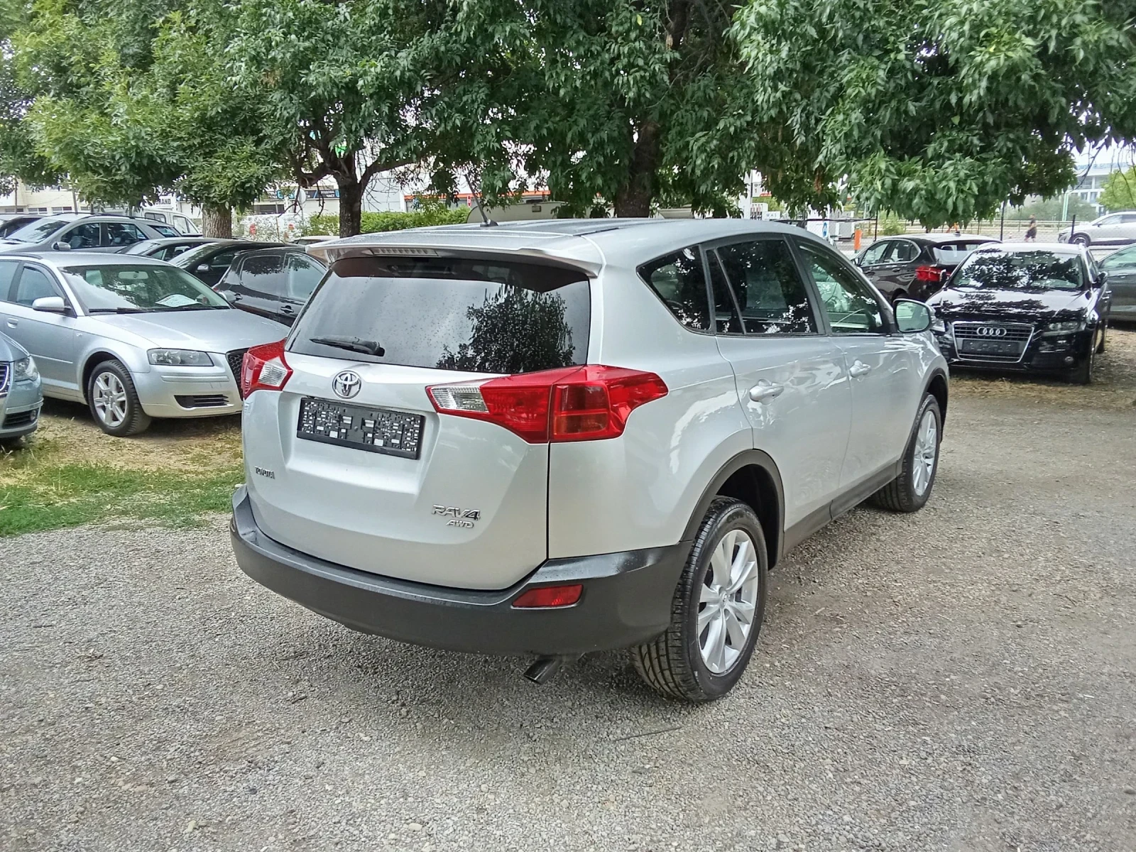Toyota Rav4 2.2 D-4D-4x4-КАМЕРА-НАВИГАЦИЯ - изображение 4